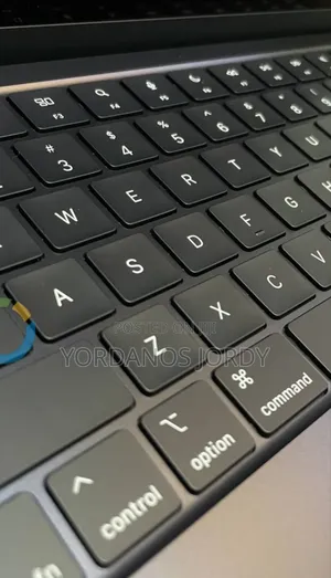 New Laptop Apple MacBook Air 2025 M4 13-inch 16GB Apple M4 SSD 512GB