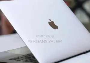 New Laptop Apple MacBook Pro 2018 8GB Intel Core i5 SSD 256GB