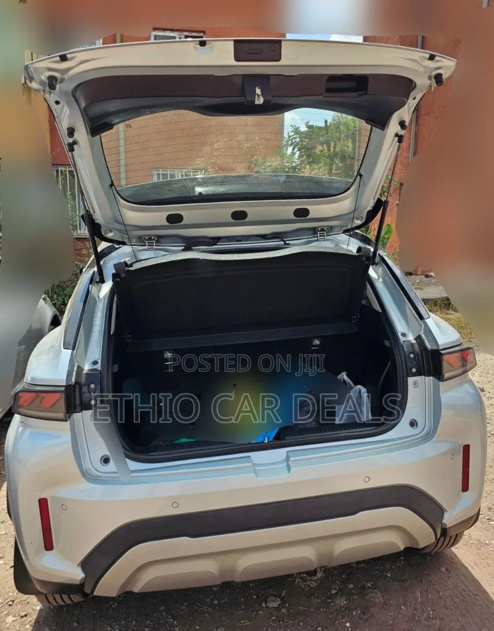 Suzuki Fronx 2025 Ivory