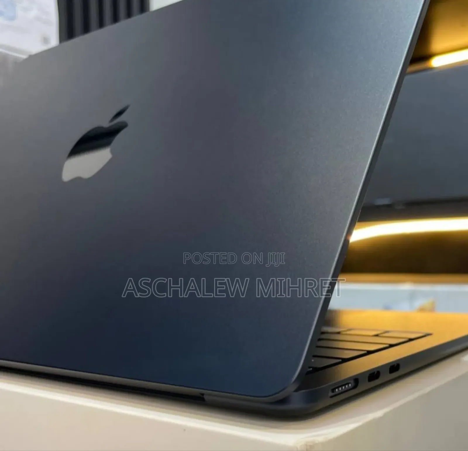 New Laptop Apple MacBook Air 2025 M4 13-inch 16GB Apple M4 SSD 512GB