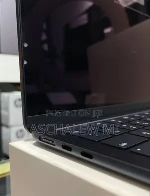 New Laptop Apple MacBook Air 2025 M4 13-inch 16GB Apple M4 SSD 512GB