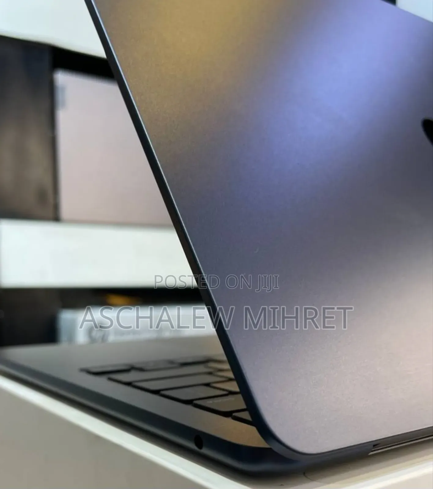 New Laptop Apple MacBook Air 2025 M4 13-inch 16GB Apple M4 SSD 512GB