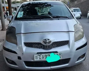 Toyota Yaris 2010 Silver