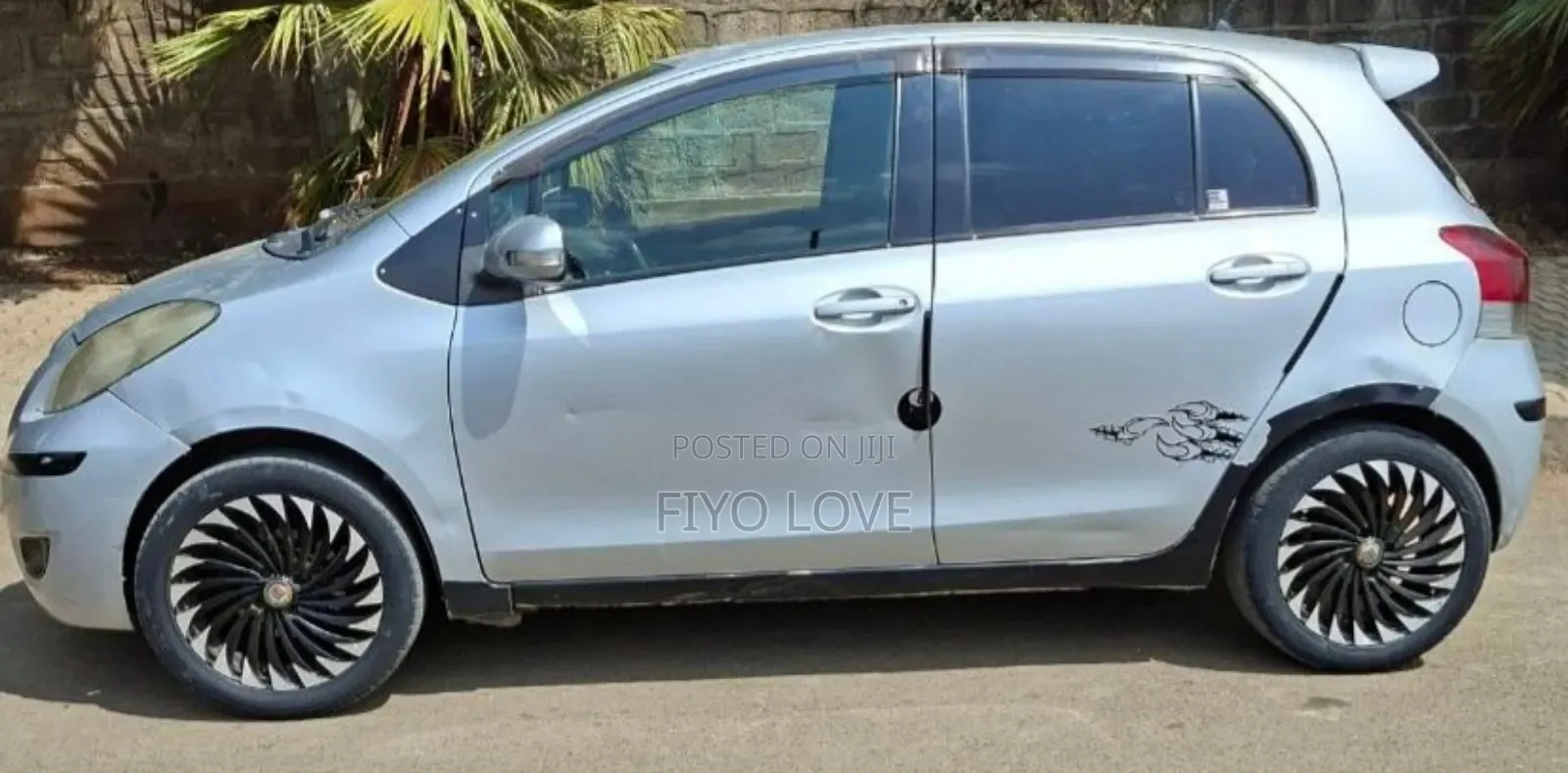 Toyota Yaris 2010 Silver