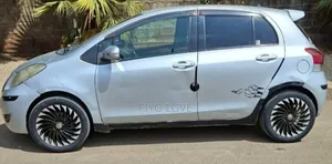 Toyota Yaris 2010 Silver