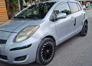 Toyota Yaris 2010 Silver