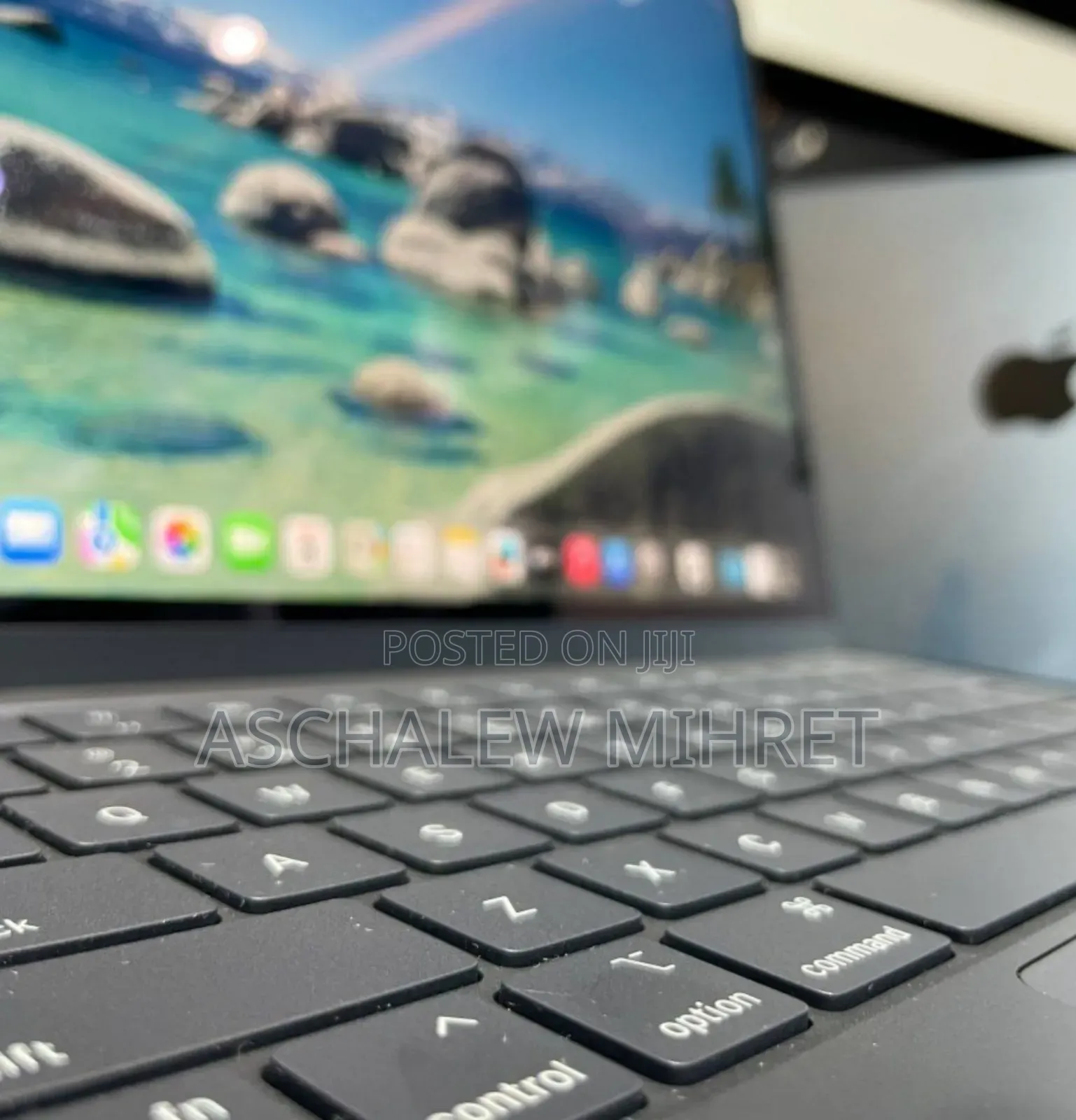 New Laptop Apple MacBook Air 2024 M3 13-inch 8GB Apple M3 SSD 256GB