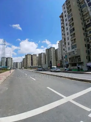 የሚሸጥ በጨረታ የተገኝ የንግድ ሱቅ50% ባንክ ይመቻቻል