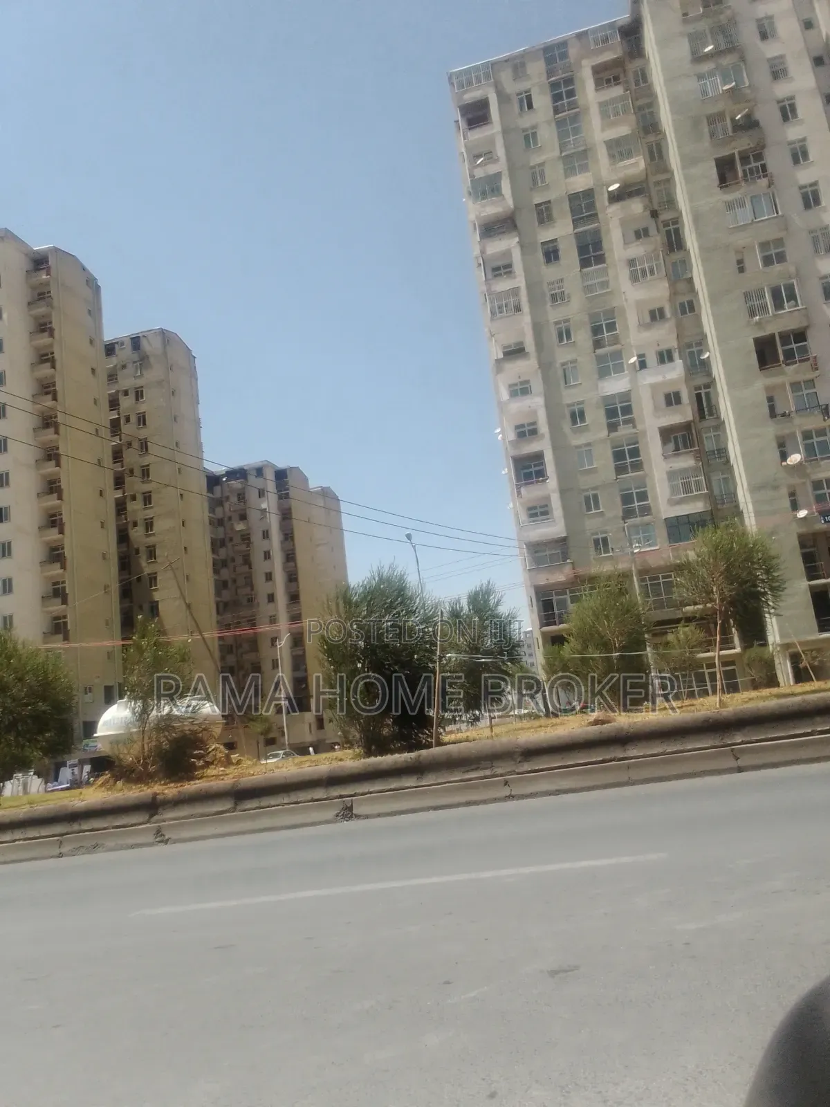 የሚሸጥ በጨረታ የተገኝ የንግድ ሱቅ50% ባንክ ይመቻቻል