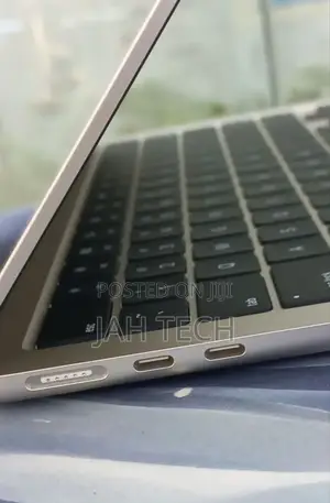 New Laptop Apple MacBook Air 2025 M4 13-inch 16GB Apple M4 SSD 256GB