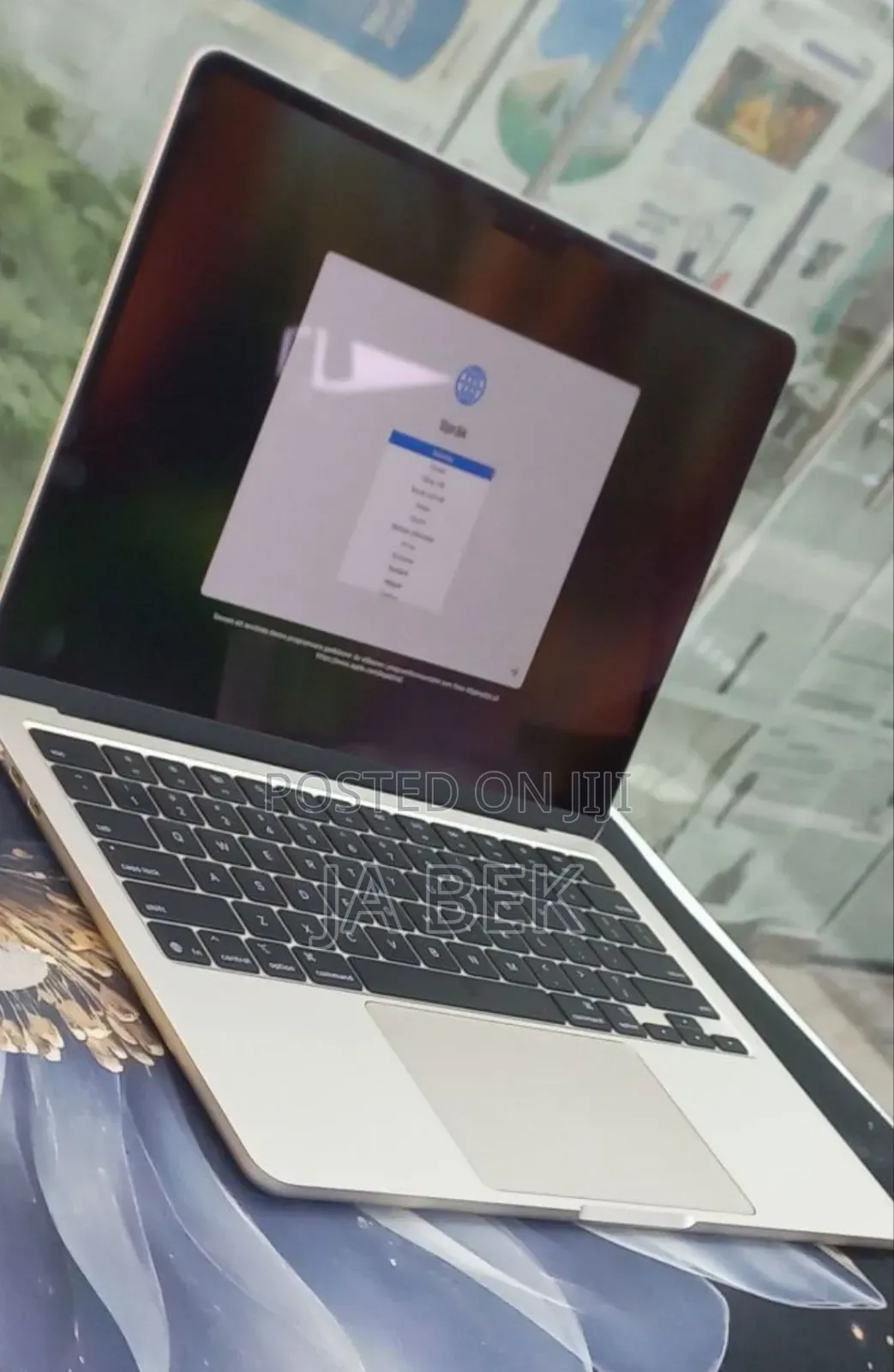 New Laptop Apple MacBook Air 2025 M4 13-inch 16GB Apple M4 SSD 256GB