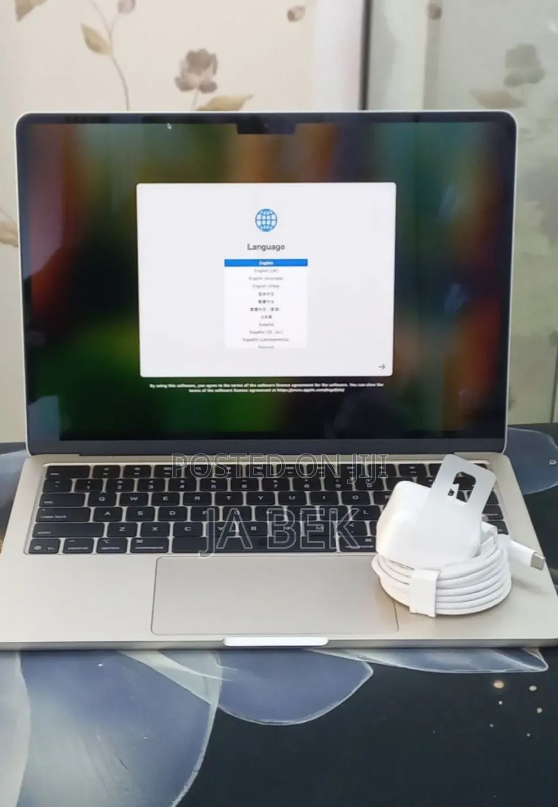 New Laptop Apple MacBook Air 2025 M4 13-inch 16GB Apple M4 SSD 256GB