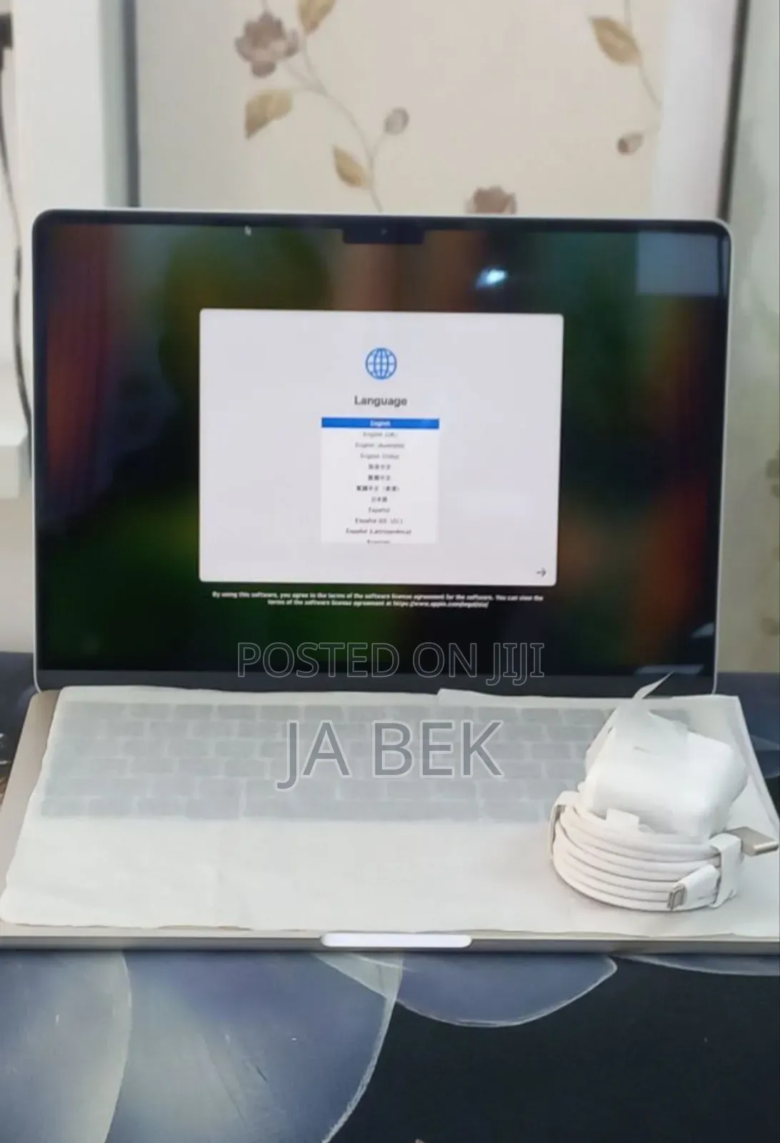 New Laptop Apple MacBook Air 2025 M4 13-inch 16GB Apple M4 SSD 256GB