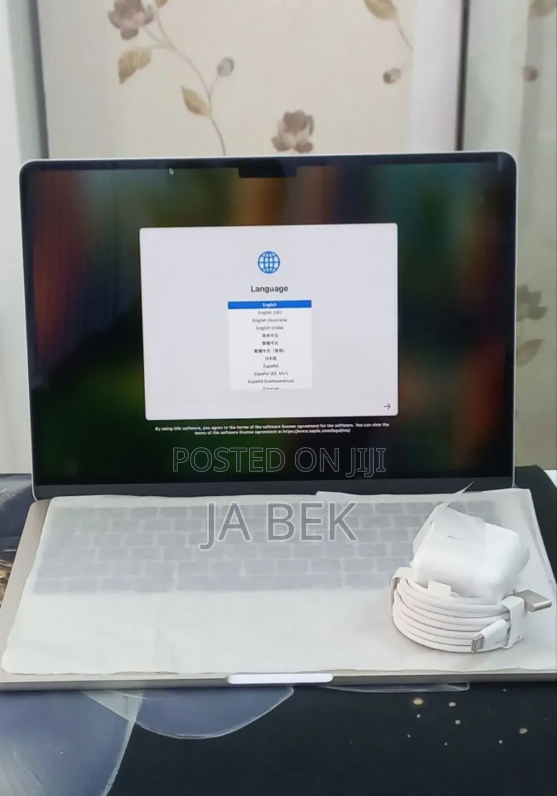 New Laptop Apple MacBook Air 2025 M4 13-inch 16GB Apple M4 SSD 256GB