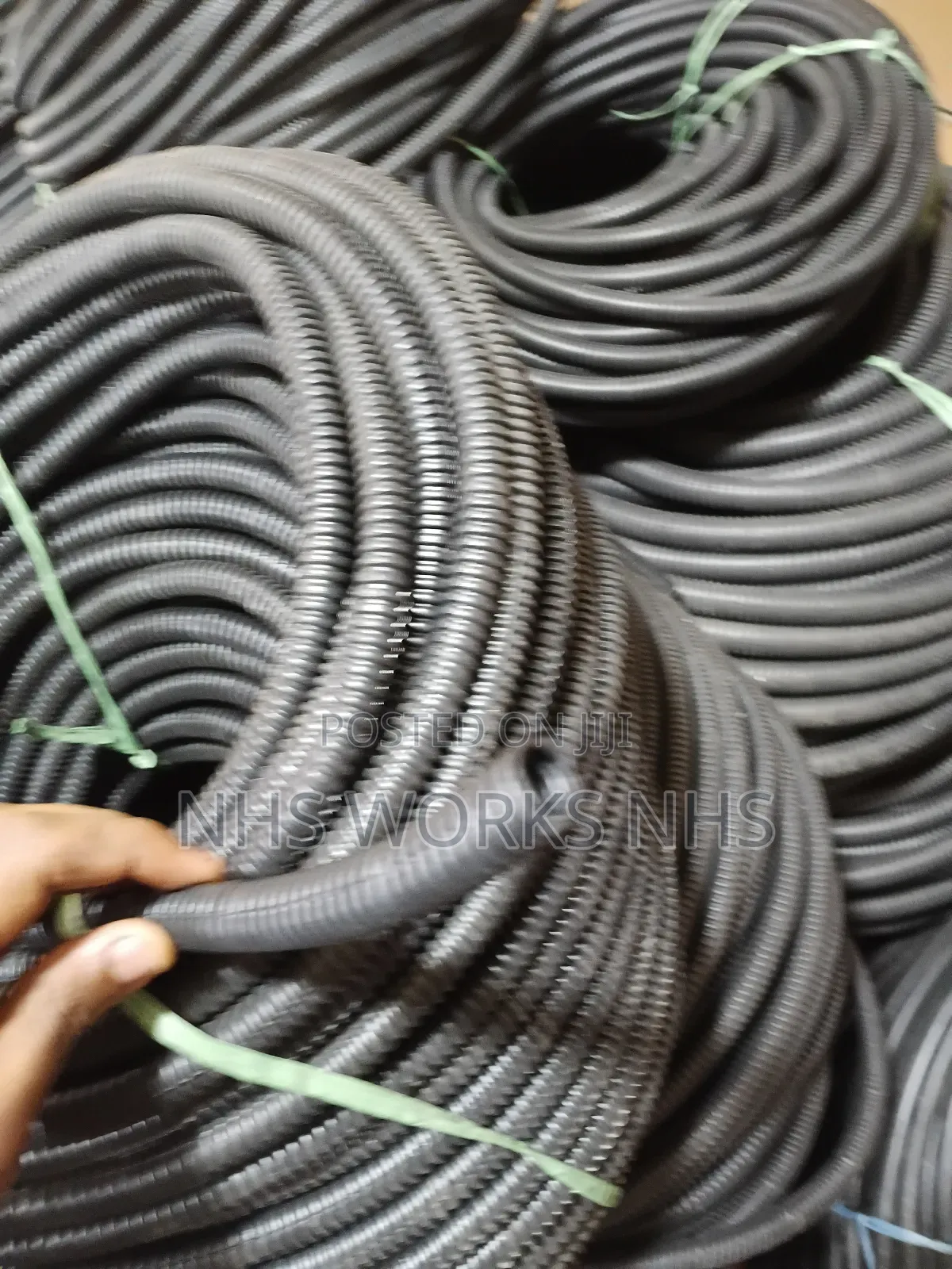 Electric Conduit (Gororo, Condit)