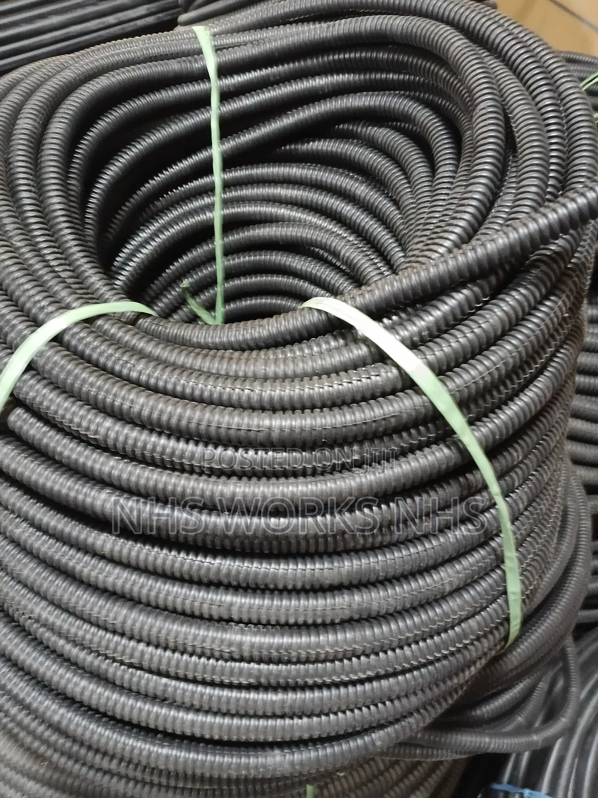 Electric Conduit (Gororo, Condit)