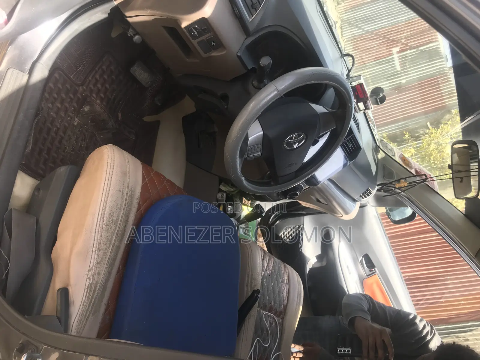 Toyota Avanza 2016 Yellow