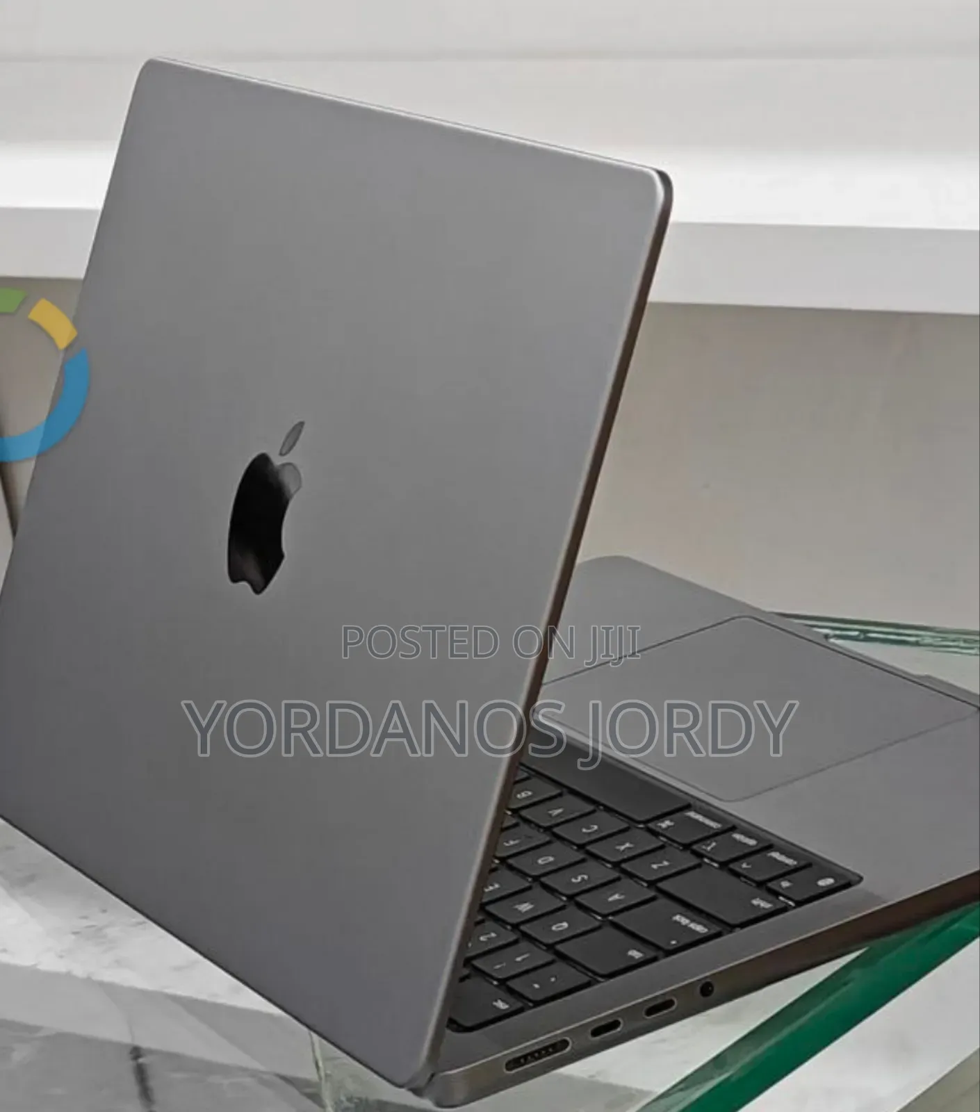 New Laptop Apple MacBook Air 2024 M3 15-inch 8GB Apple M3 Pro SSD 512GB