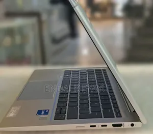New Laptop HP EliteBook 830 G8 16GB Intel Core i5 SSD 512GB