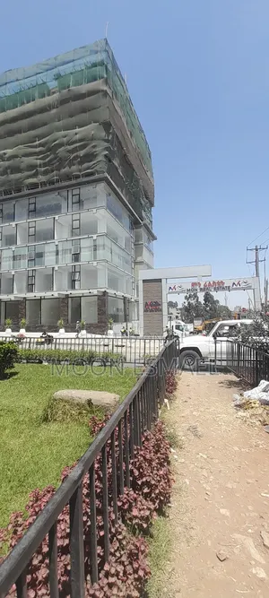 1bdrm Apartment in Mon Real Estate, Kolfe Keranio for sale