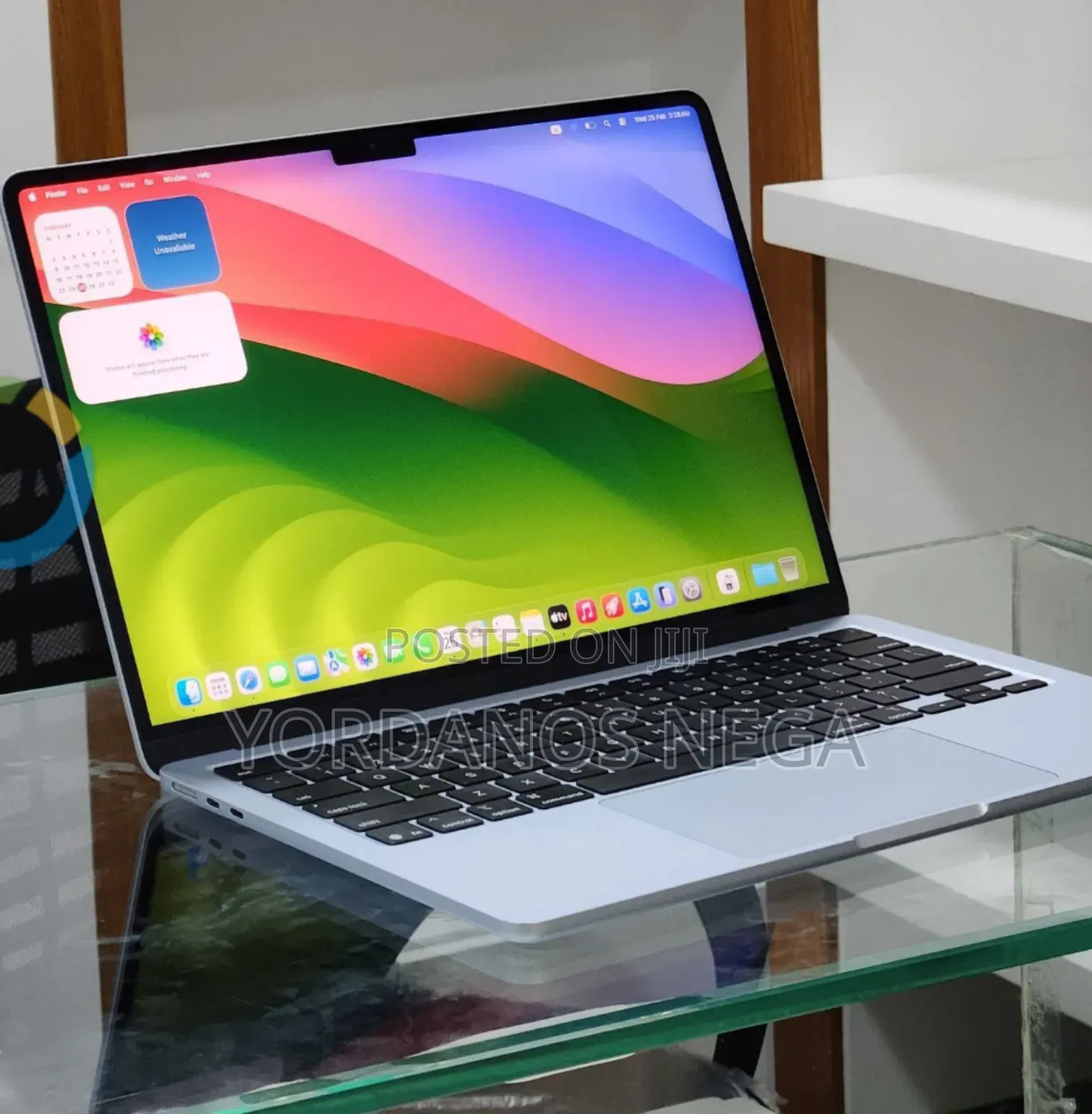 New Laptop Apple MacBook Air 2025 M4 13-inch 16GB Apple M4 SSD 256GB