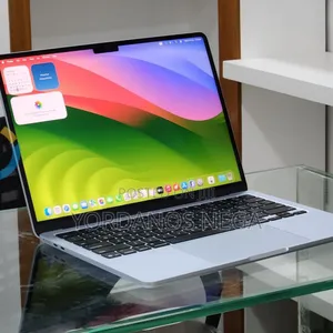 New Laptop Apple MacBook Air 2025 M4 13-inch 16GB Apple M4 SSD 256GB