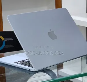 New Laptop Apple MacBook Air 2025 M4 13-inch 16GB Apple M4 SSD 256GB