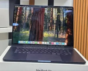 New Apple MacBook Air 2025 M4 15-inch 16GB Apple M4 Max SSD 256GB