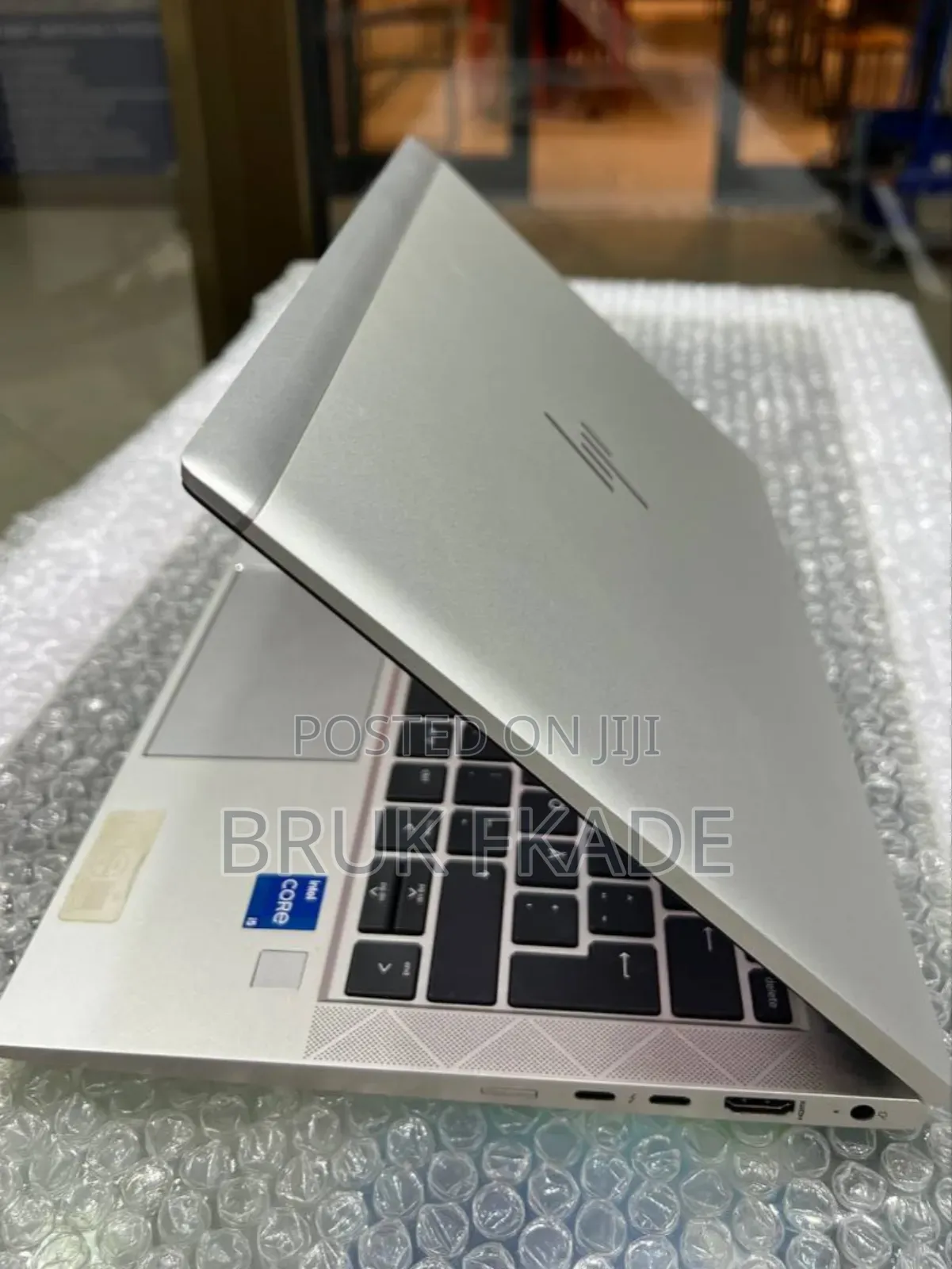 New Laptop HP EliteBook 830 G8 16GB Intel Core i5 SSD 512GB