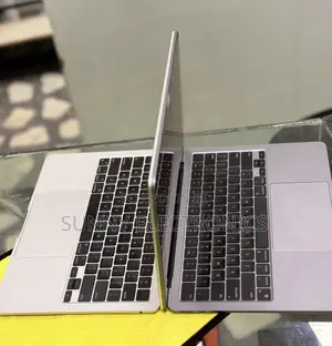 New Laptop Apple MacBook Air 2022 M2 8GB Apple M2 SSD 256GB