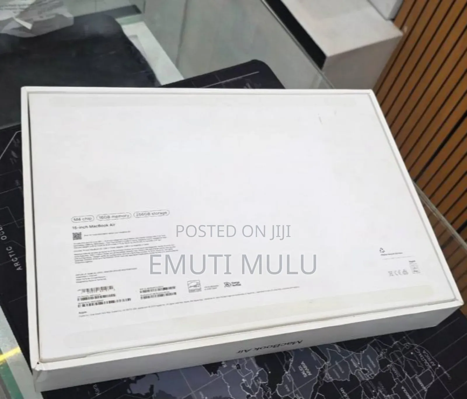 New Apple MacBook Air 2025 M4 13-inch 16GB Intel Core i7 SSD 256GB