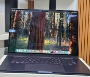 New Apple MacBook Air 2025 M4 13-inch 16GB Intel Core i7 SSD 256GB