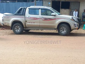 Toyota Hilux SR 4x4 2015 Ivory