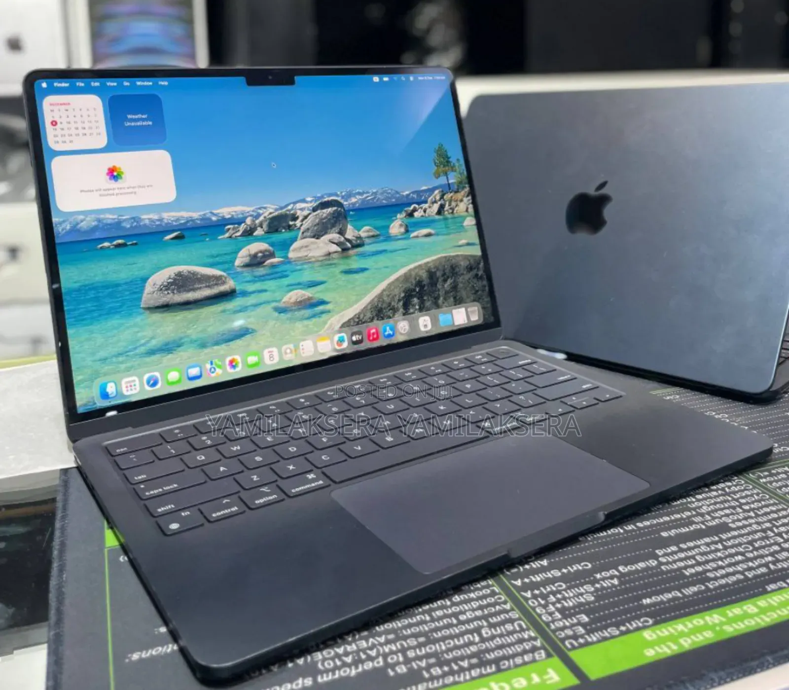 New Laptop Apple MacBook Air 2024 M3 13-inch 8GB Apple M3 SSD 256GB