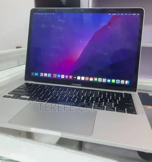 New Laptop Apple MacBook Pro 2020 8GB Intel Core i5 SSD 256GB
