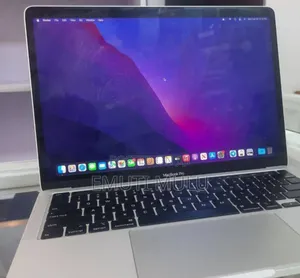 New Laptop Apple MacBook Pro 8GB Intel Core i5 SSD 256GB