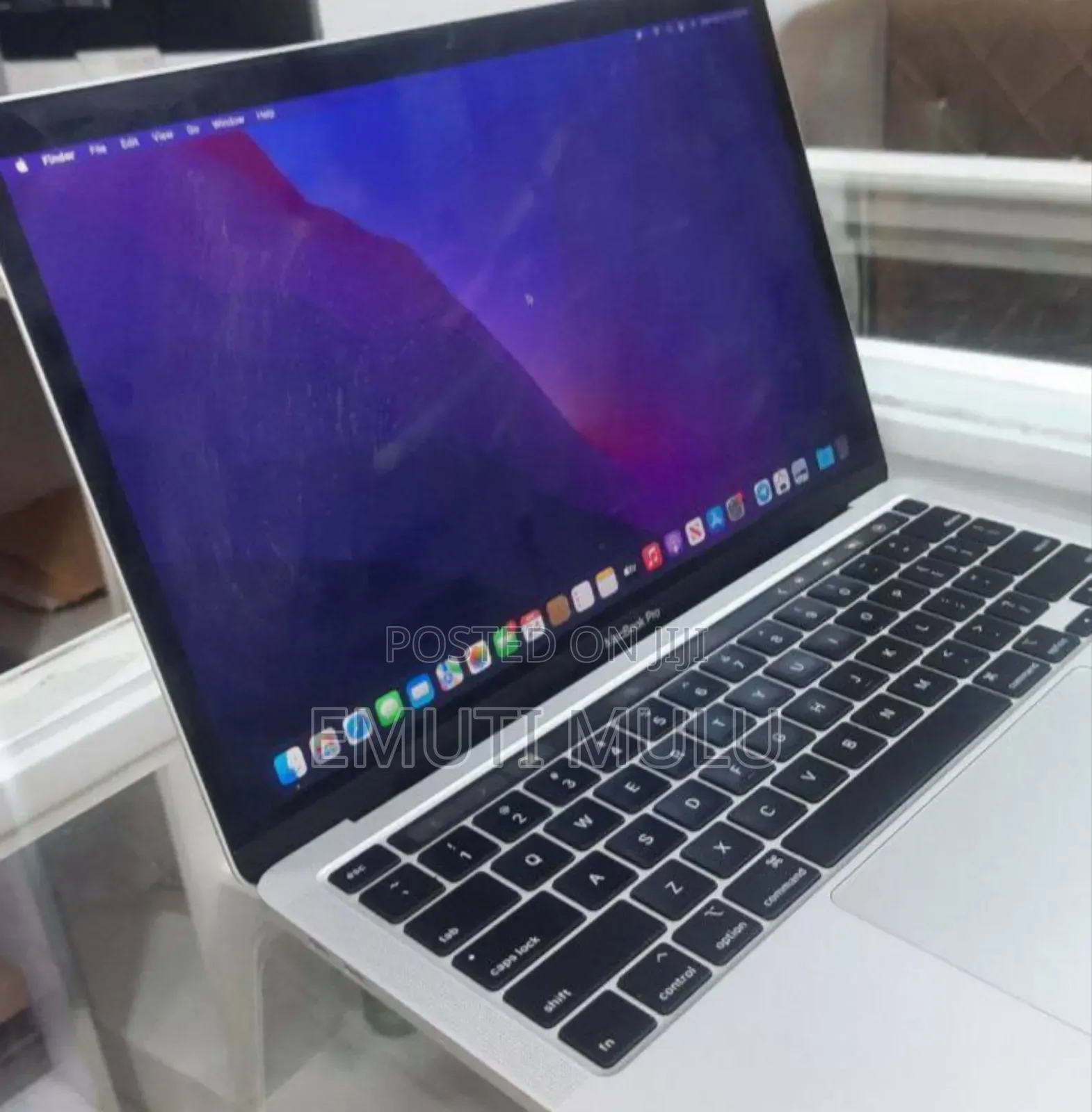 New Laptop Apple MacBook Pro 8GB Intel Core i5 SSD 256GB