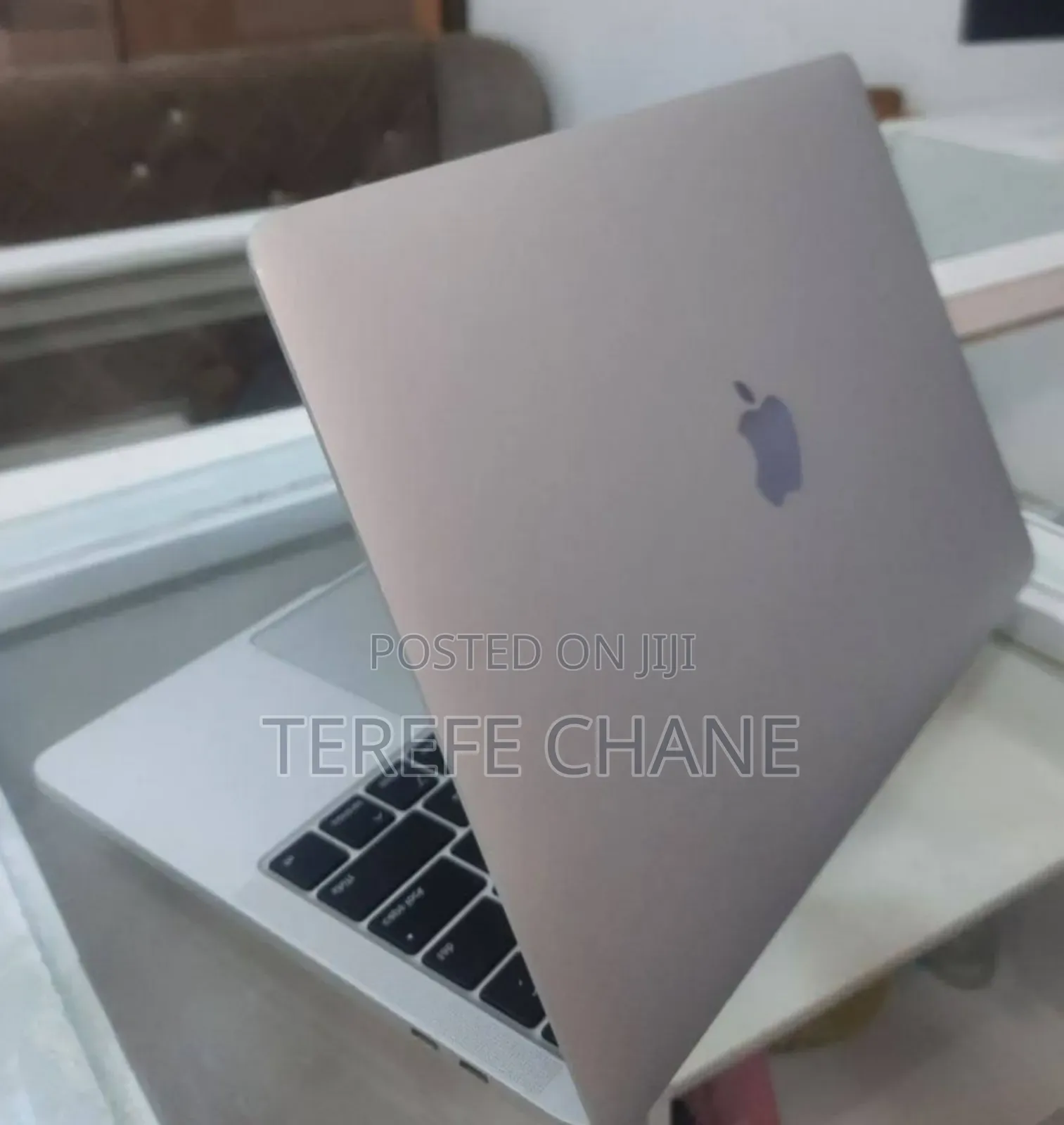 New Laptop Apple MacBook Pro 2020 8GB Intel Core i5 SSD 256GB