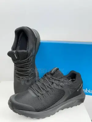 Columbia Trail Strom Water Proof Hiking Triple Black Fashion Sneaker