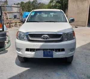 Toyota Hilux 2008 White