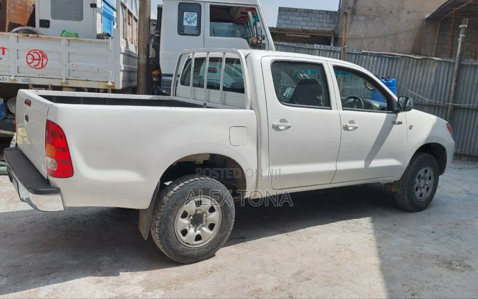 Toyota Hilux 2008 White