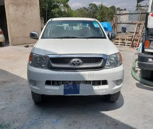 Toyota Hilux 2008 White