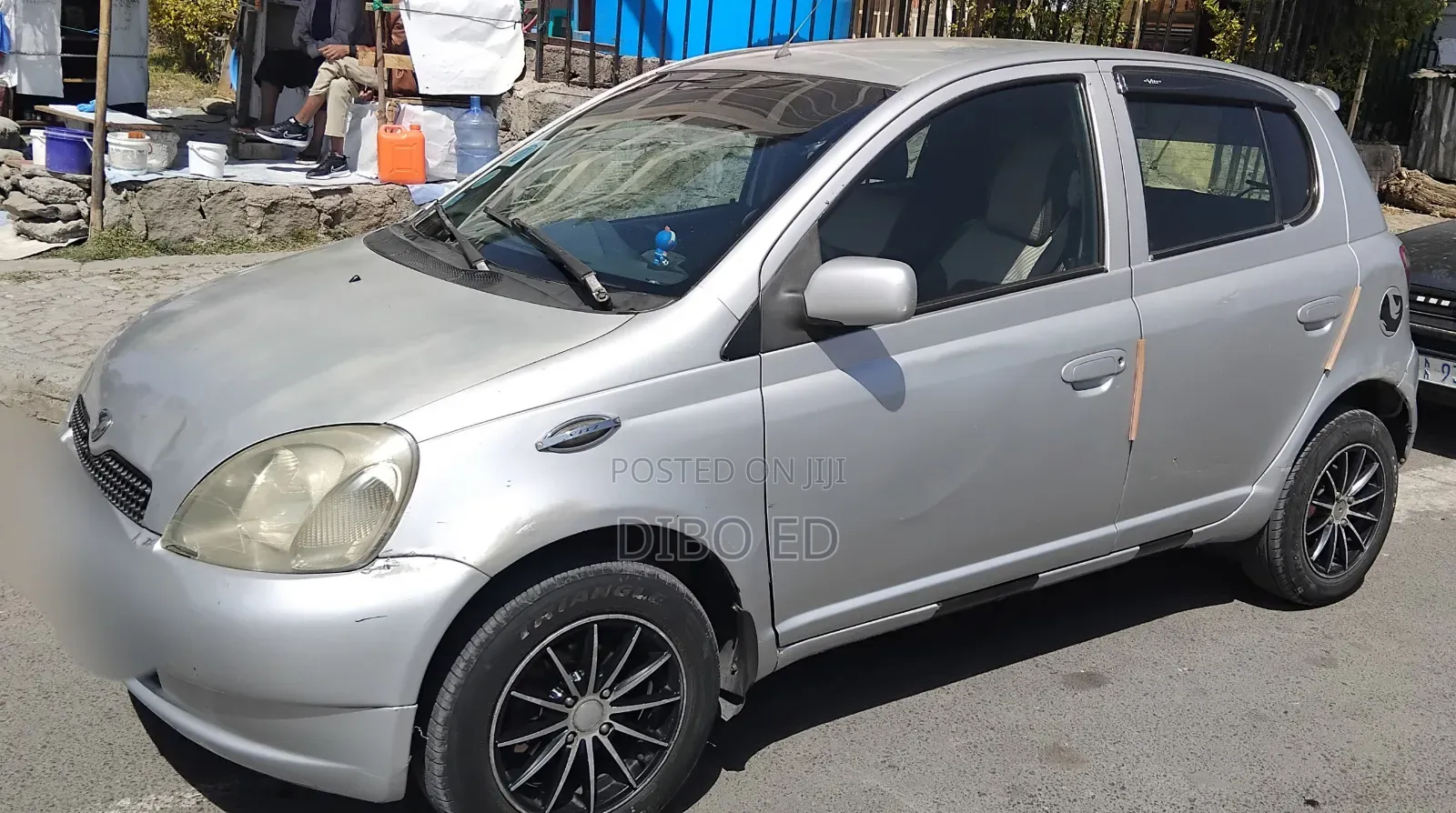 Toyota Vitz 1999 Silver