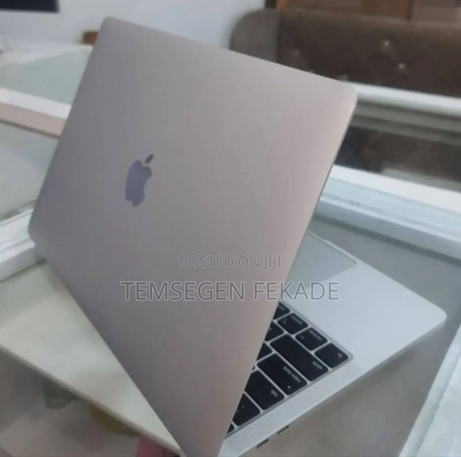 New Laptop Apple MacBook Pro 8GB Intel Core i5 SSD 256GB