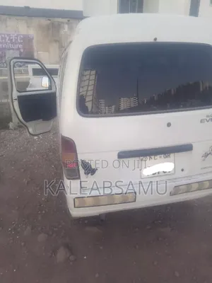 Suzuki Every Wagon 2005 White