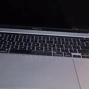 New Laptop Apple MacBook 32GB Intel Core i9 SSD 512GB