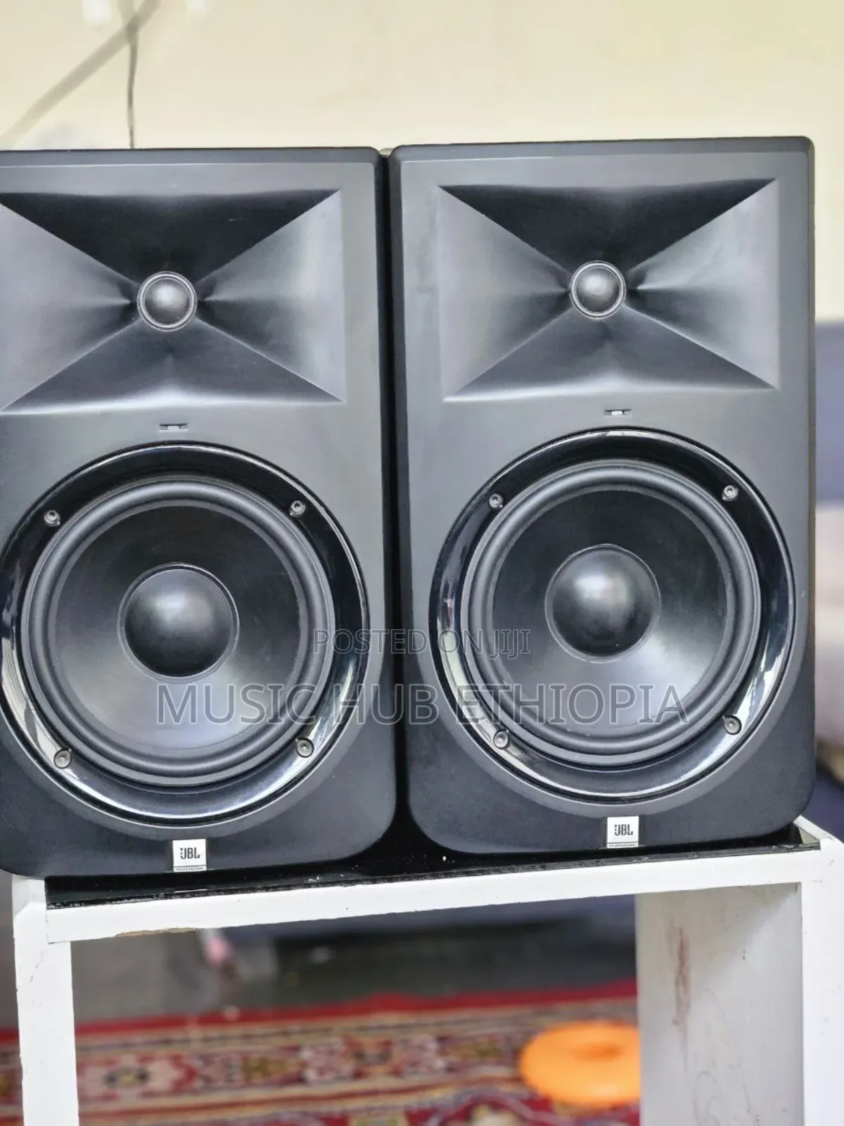 JBL Lsr308 Powered Studio Monitor