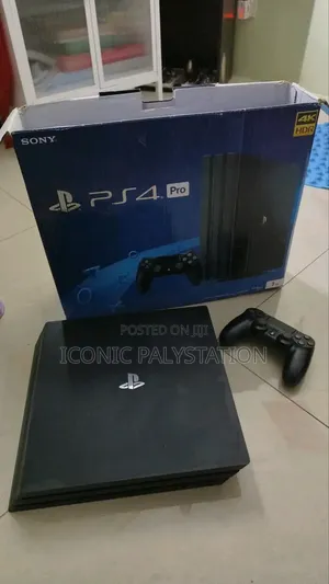 Palystation 4 Pro Packed