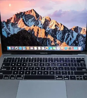 New Laptop Apple MacBook Pro 2017 8GB Intel Core i5 SSD 256GB