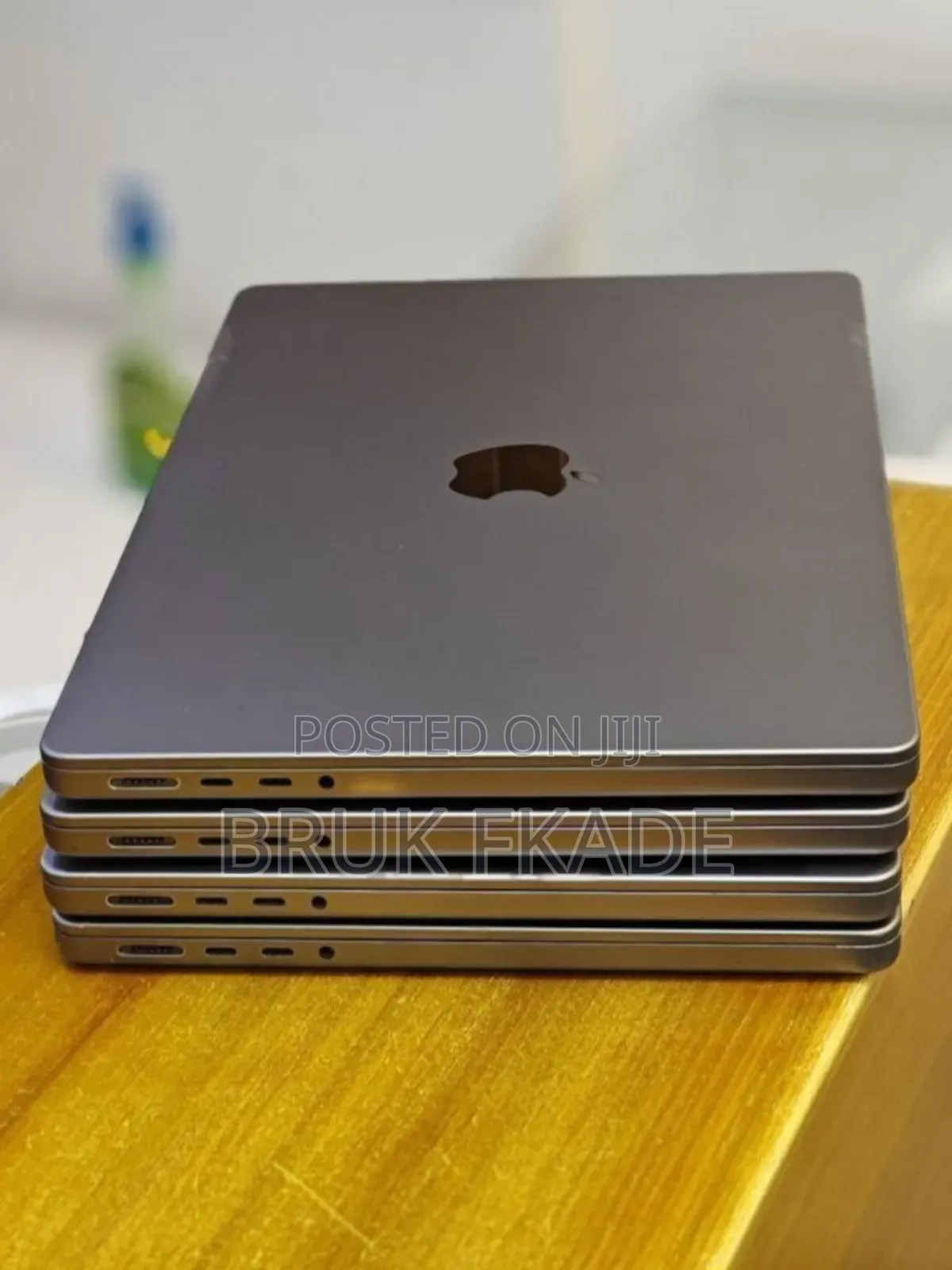 New Laptop Apple MacBook Pro M1 32GB Apple M1 Pro SSD 512GB
